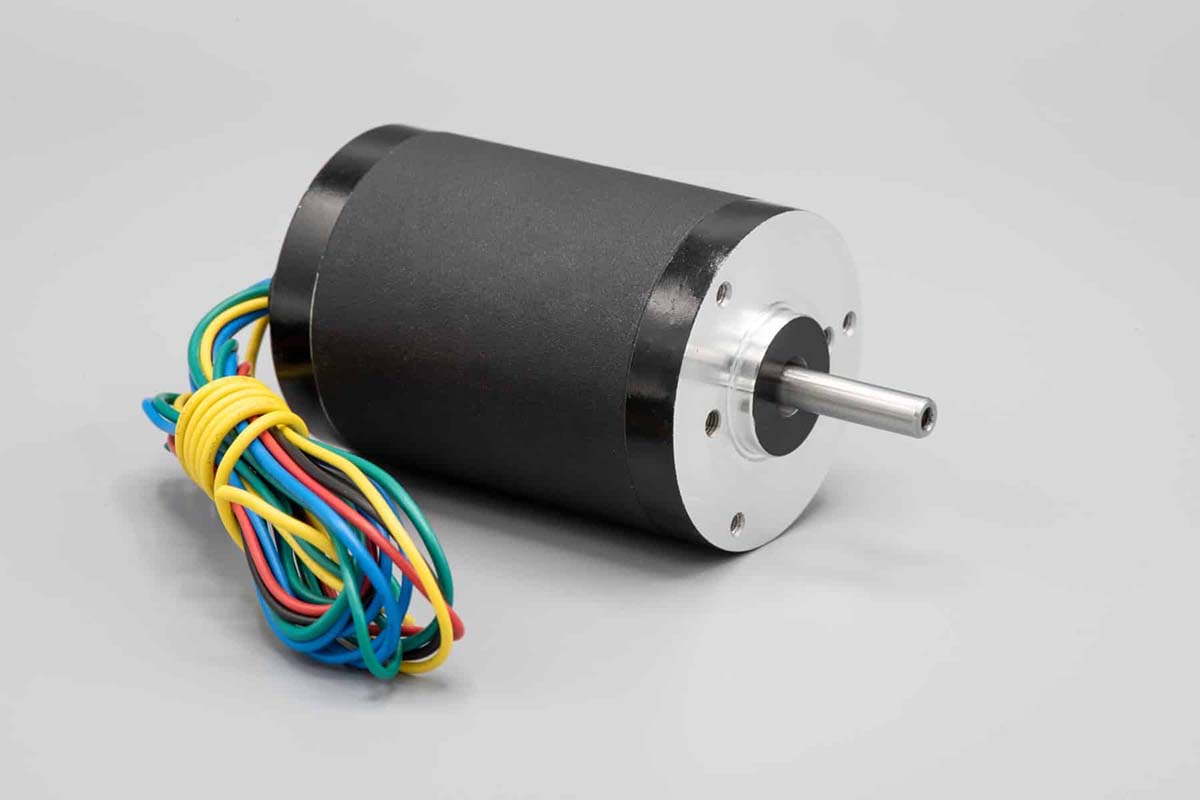 Бесщеточный двигатель фото DC Motor vs Stepper Motor vs Servo Motor - Which to choose?